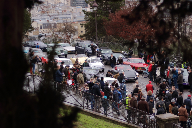 Illustration for article titled The
Traversée de Paris is the best proof that everyone loves old cars, even in Paris!